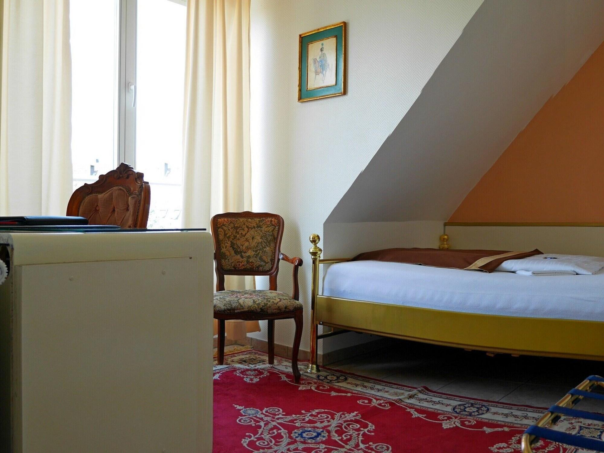 Haus Mooren, Hotel Garni Düsseldorf Zewnętrze zdjęcie