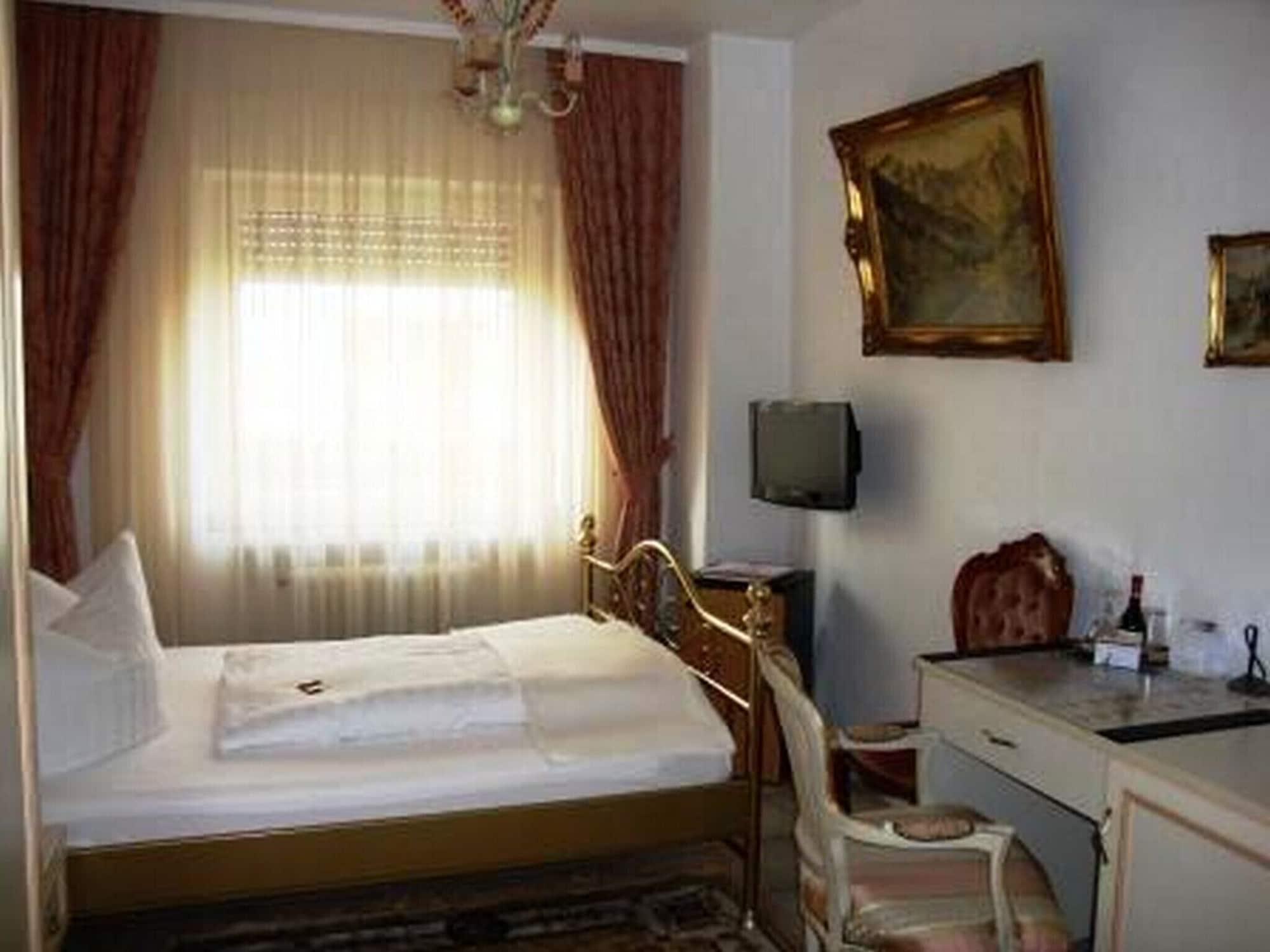 Haus Mooren, Hotel Garni Düsseldorf Zewnętrze zdjęcie