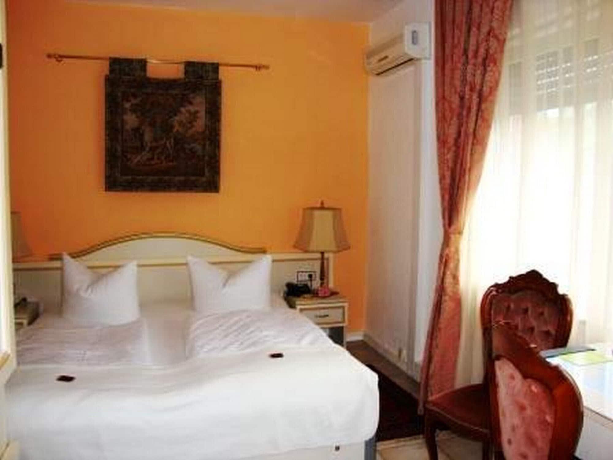 Haus Mooren, Hotel Garni Düsseldorf Zewnętrze zdjęcie