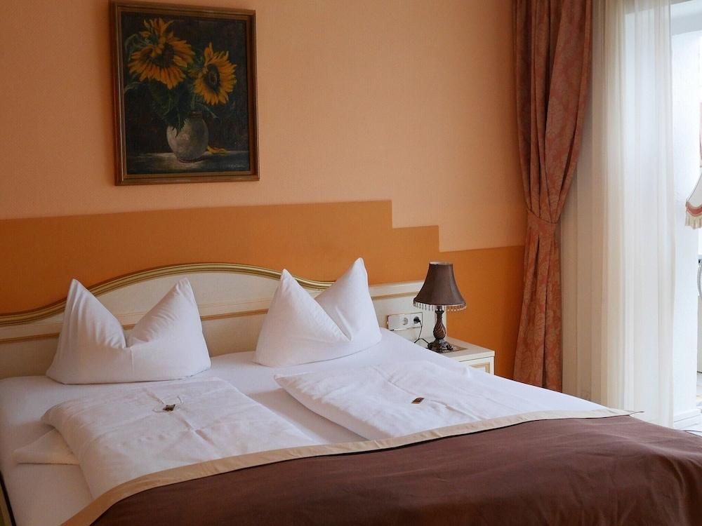 Haus Mooren, Hotel Garni Düsseldorf Zewnętrze zdjęcie