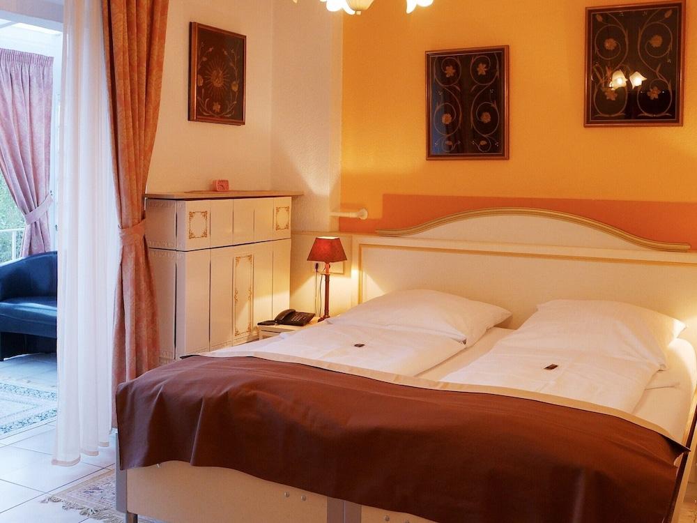 Haus Mooren, Hotel Garni Düsseldorf Zewnętrze zdjęcie